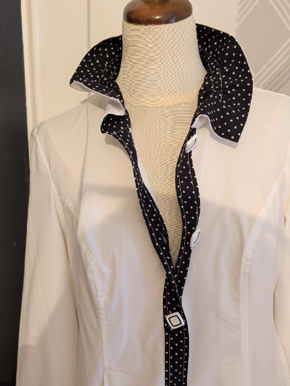 Joseph Ribkoff Black with White Polka Dot Lined Garment - Picture 2 of 7